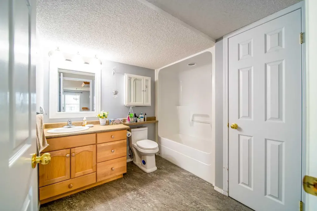 848 4 Avenue Wainwright AB T9W 1V6