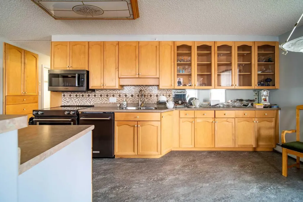 848 4 Avenue Wainwright AB T9W 1V6