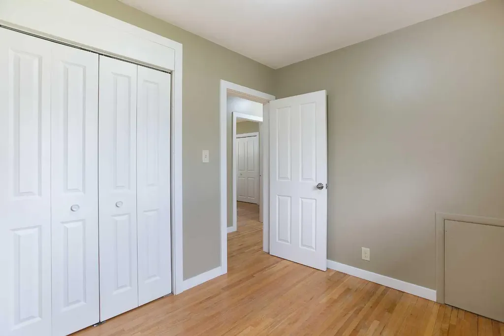 920 41 Street SE Calgary AB T2A1K5