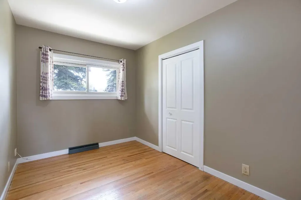 920 41 Street SE Calgary AB T2A1K5