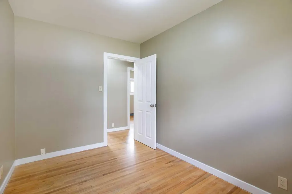 920 41 Street SE Calgary AB T2A1K5