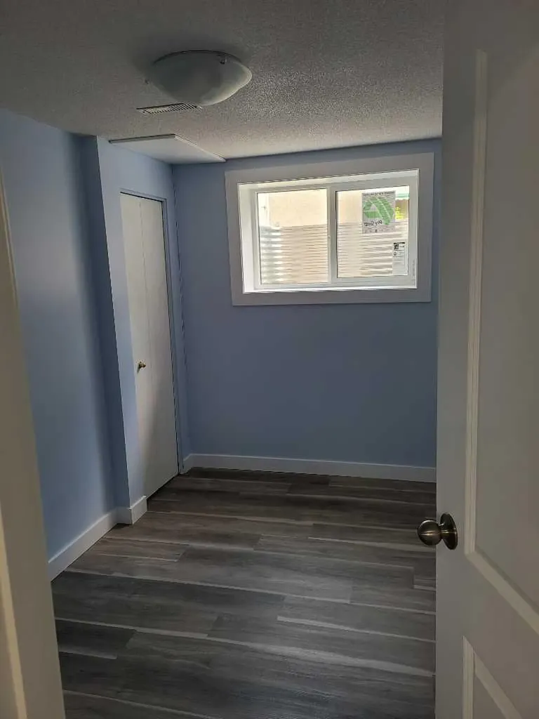 920 41 Street SE Calgary AB T2A1K5