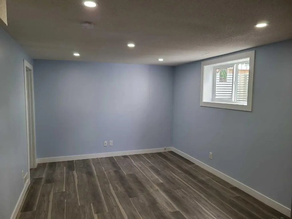 920 41 Street SE Calgary AB T2A1K5