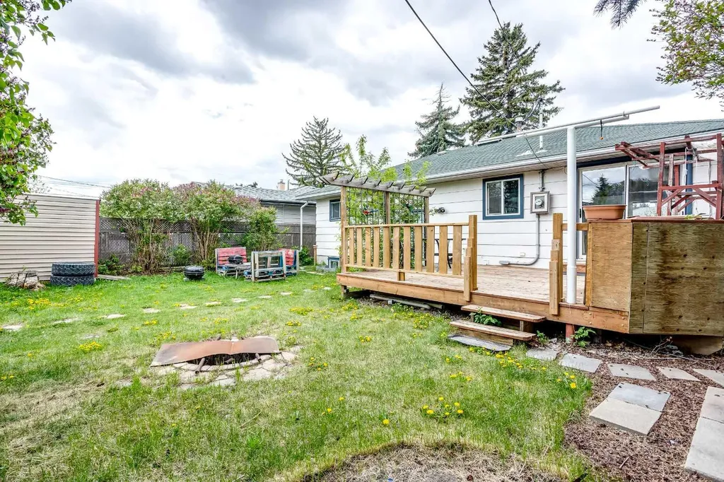 920 41 Street SE Calgary AB T2A1K5