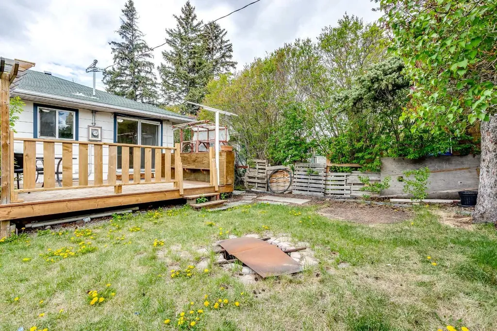 920 41 Street SE Calgary AB T2A1K5