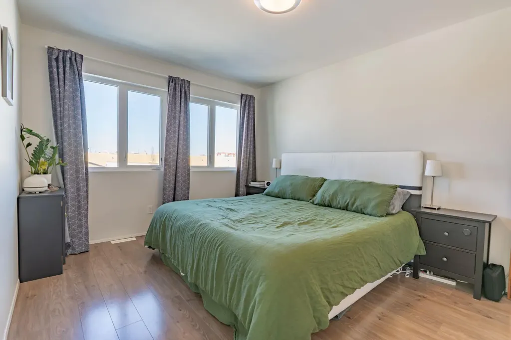 311 Somerside Road SE Medicine Hat AB T1B0H3
