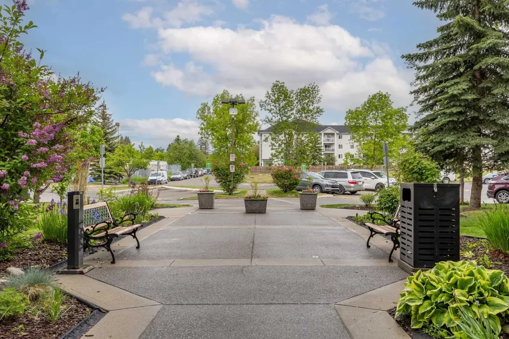 1717 60 Street SE Calgary AB T2A 7Y7
