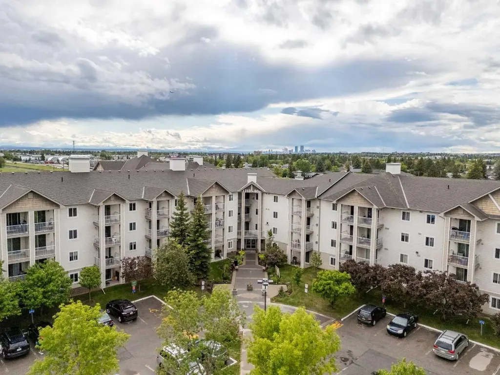 1717 60 Street SE Calgary AB T2A 7Y7