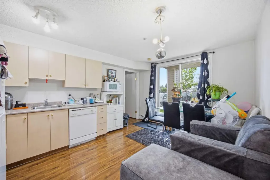 1717 60 Street SE Calgary AB T2A 7Y7