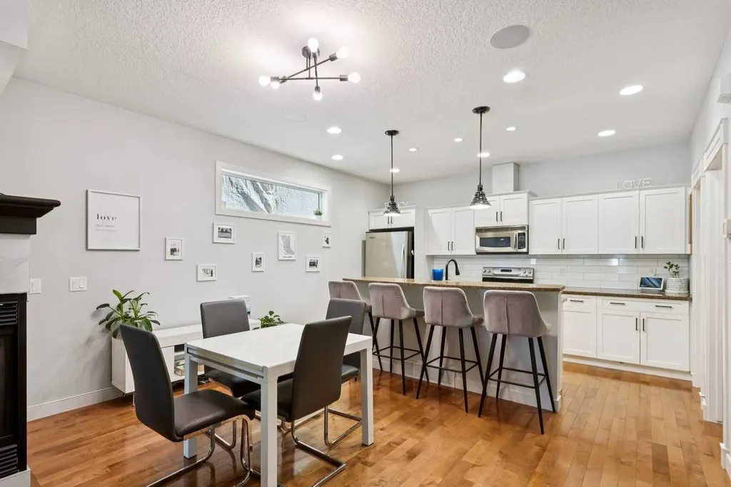 528 34 Street NW Calgary AB T2N 2X7