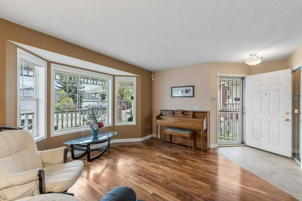 10744 Hidden Valley Drive NW Calgary AB T3A 5K1