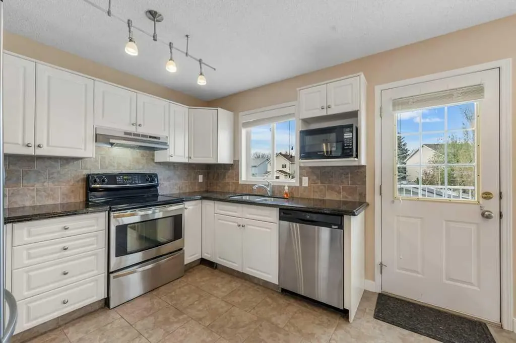 10744 Hidden Valley Drive NW Calgary AB T3A 5K1