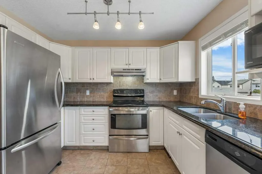 10744 Hidden Valley Drive NW Calgary AB T3A 5K1