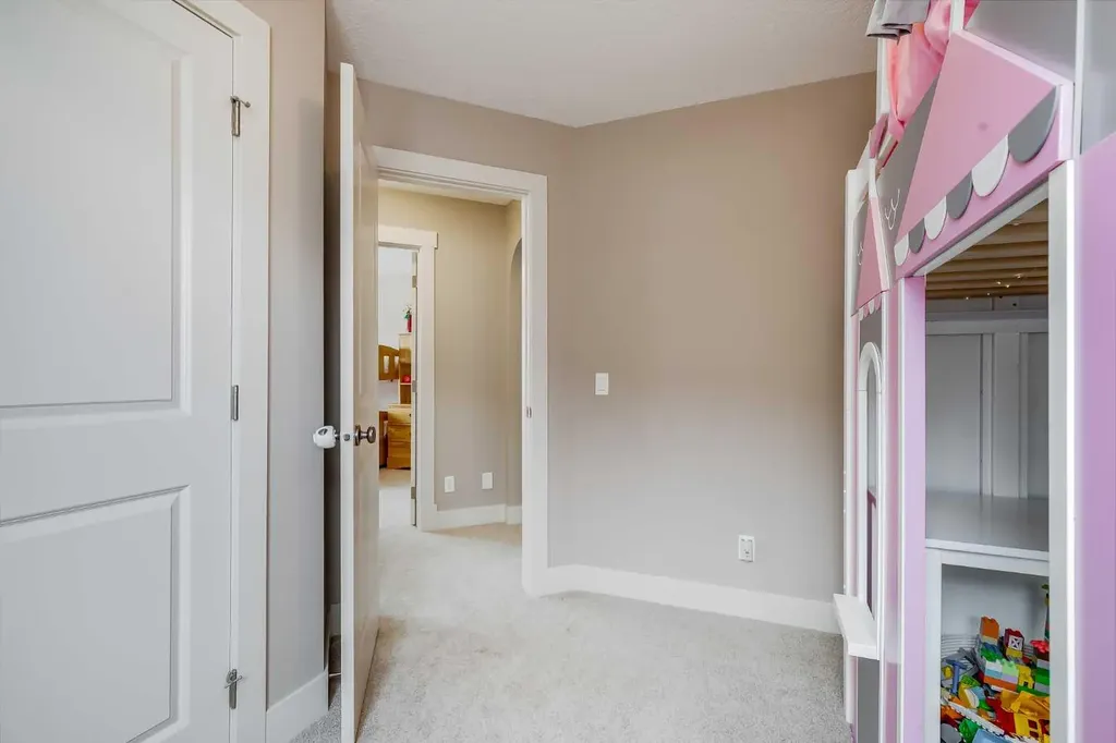 59 Sage Berry Place NW Calgary AB T3R 0L1