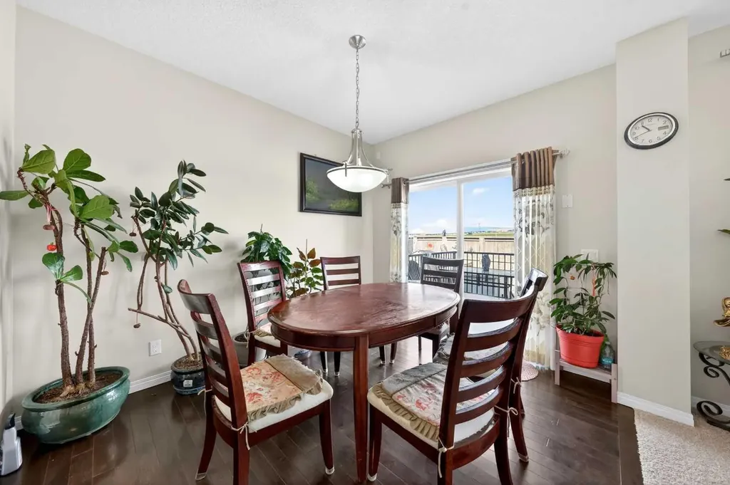 277 Panton Way NW Calgary AB T3K 0X4