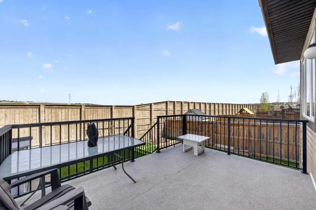 277 Panton Way NW Calgary AB T3K 0X4