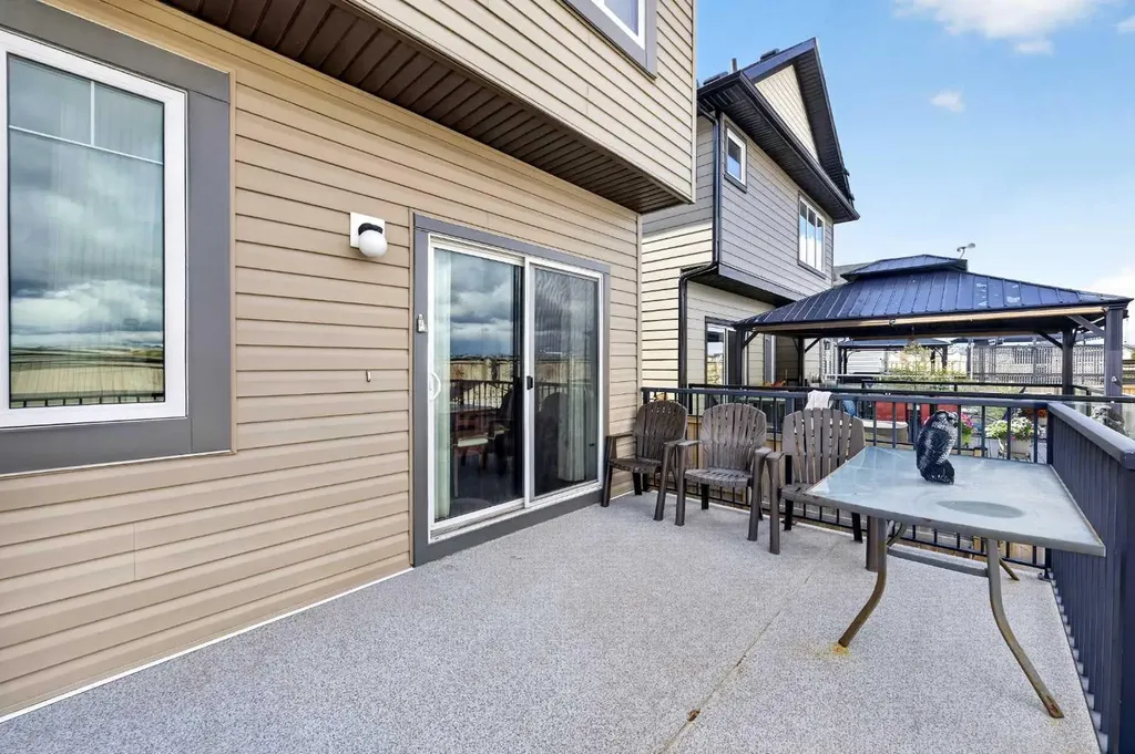 277 Panton Way NW Calgary AB T3K 0X4