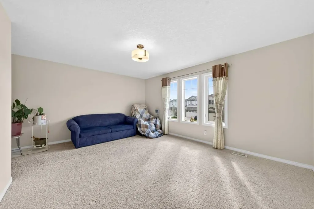 277 Panton Way NW Calgary AB T3K 0X4