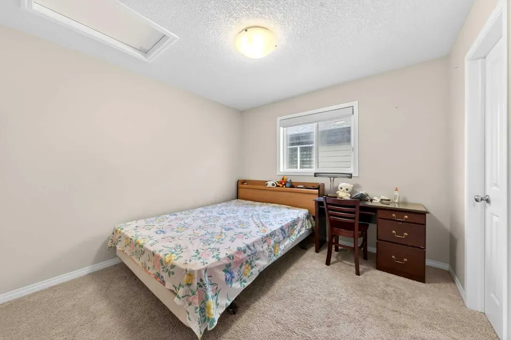 277 Panton Way NW Calgary AB T3K 0X4