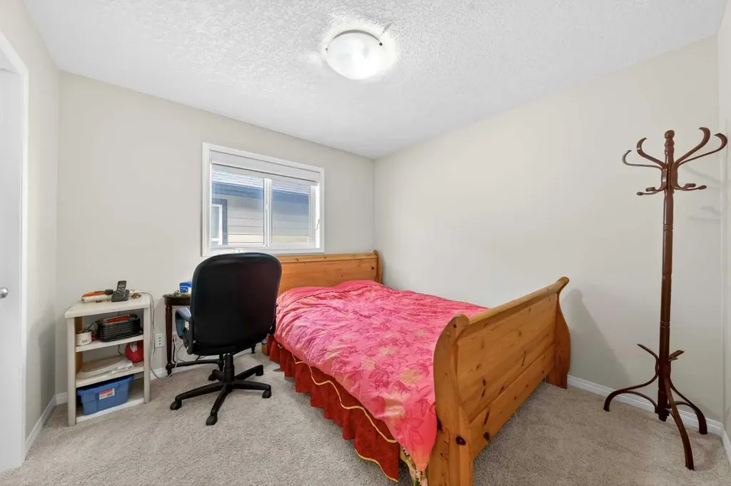 277 Panton Way NW Calgary AB T3K 0X4