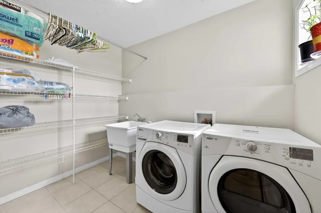 277 Panton Way NW Calgary AB T3K 0X4
