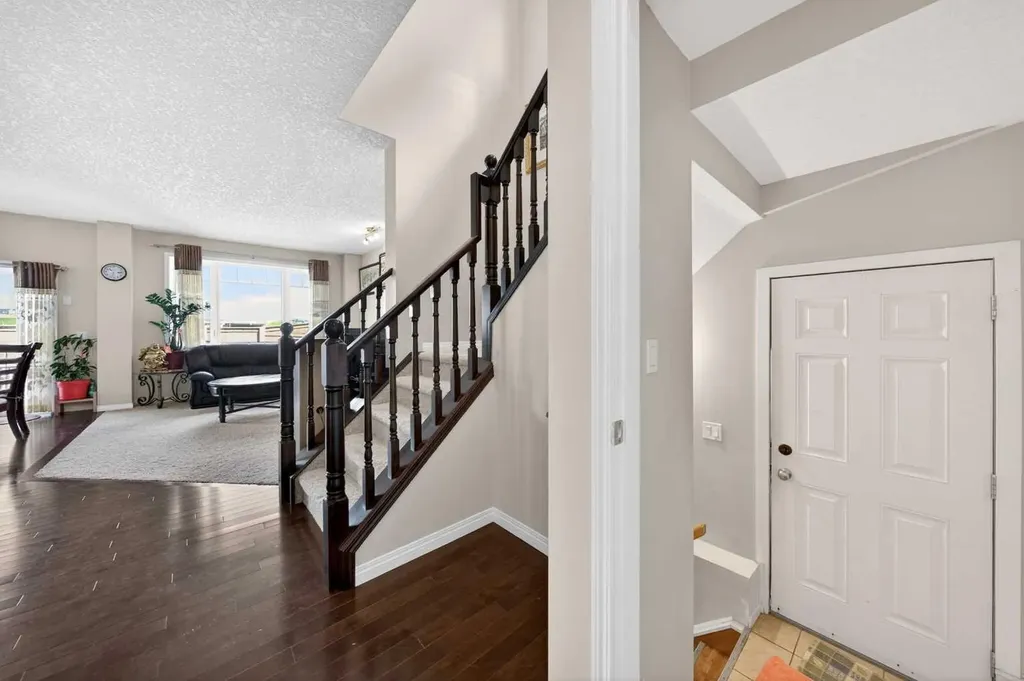 277 Panton Way NW Calgary AB T3K 0X4