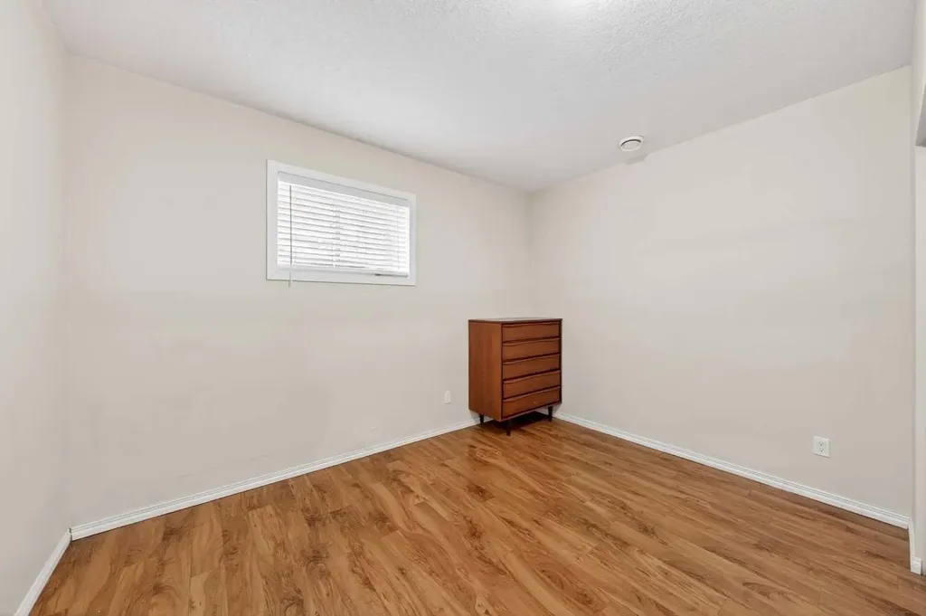 277 Panton Way NW Calgary AB T3K 0X4
