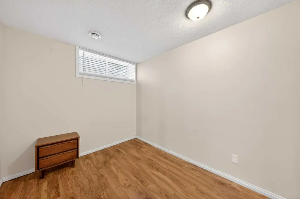 277 Panton Way NW Calgary AB T3K 0X4