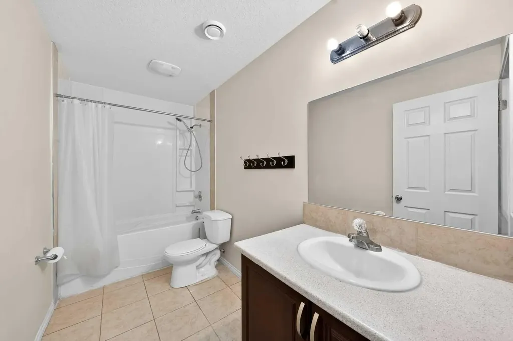 277 Panton Way NW Calgary AB T3K 0X4