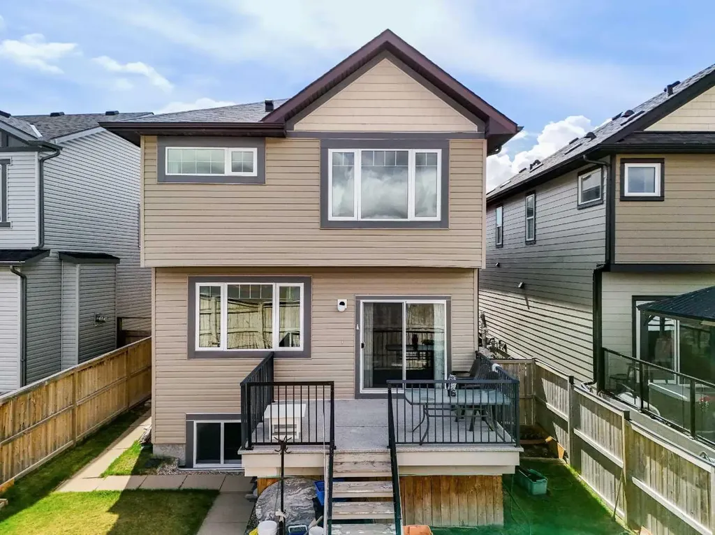 277 Panton Way NW Calgary AB T3K 0X4