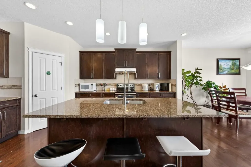 277 Panton Way NW Calgary AB T3K 0X4