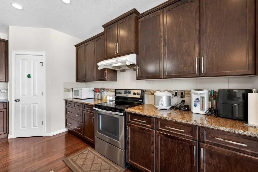 277 Panton Way NW Calgary AB T3K 0X4