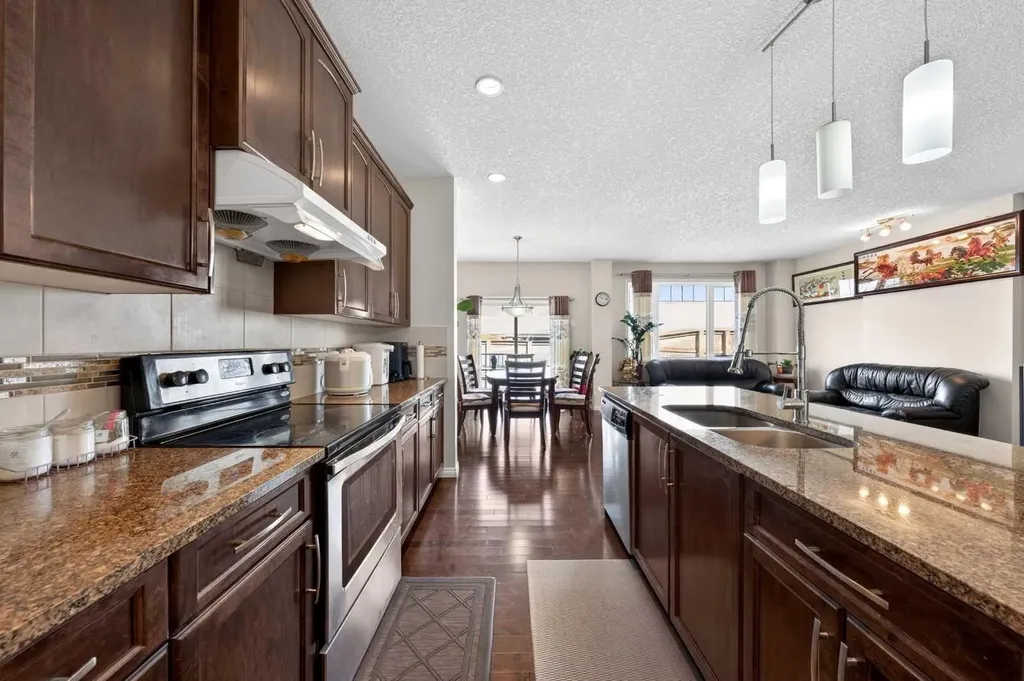 277 Panton Way NW Calgary AB T3K 0X4