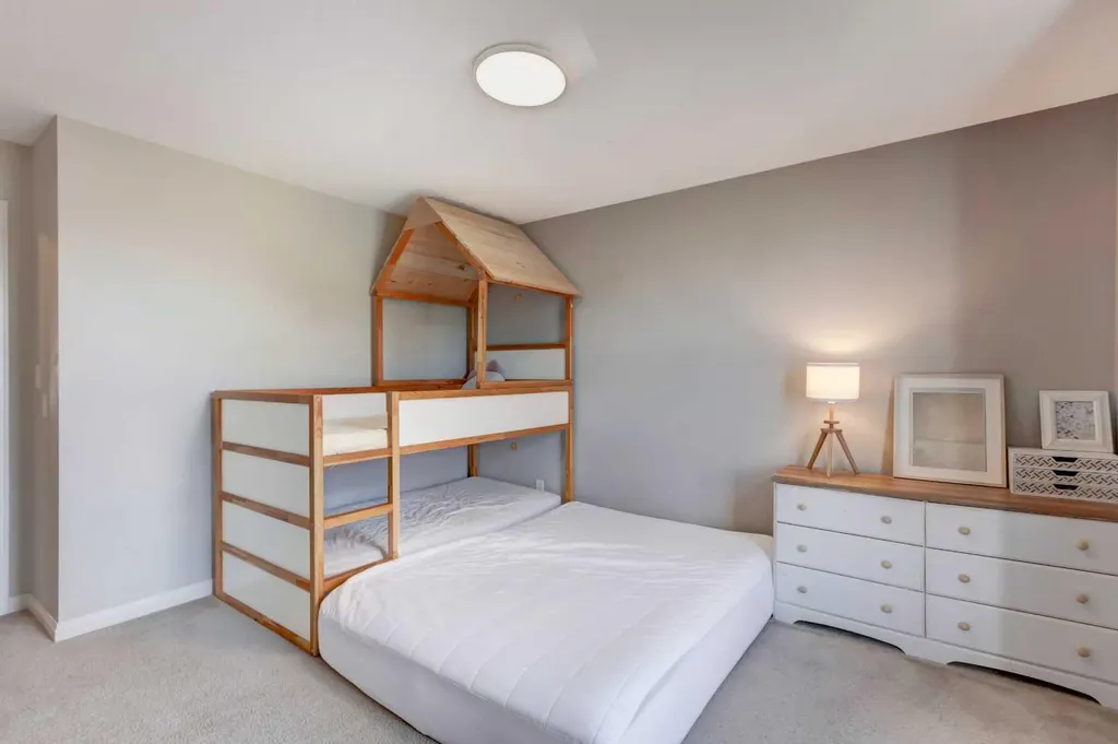 2301 Wentworth Villas SW Calgary AB T3H 0K8