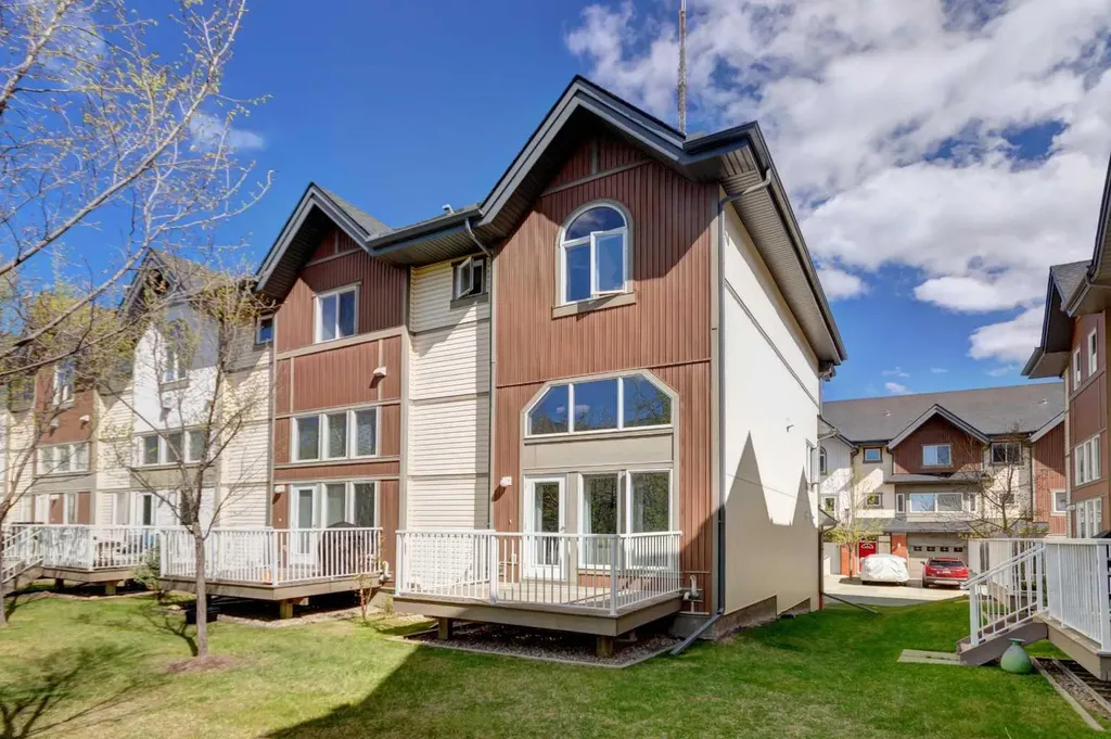 2301 Wentworth Villas SW Calgary AB T3H 0K8