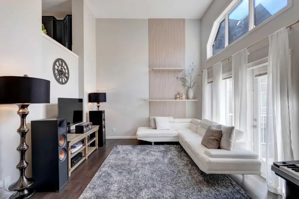 2301 Wentworth Villas SW Calgary AB T3H 0K8