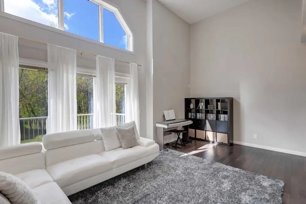 2301 Wentworth Villas SW Calgary AB T3H 0K8