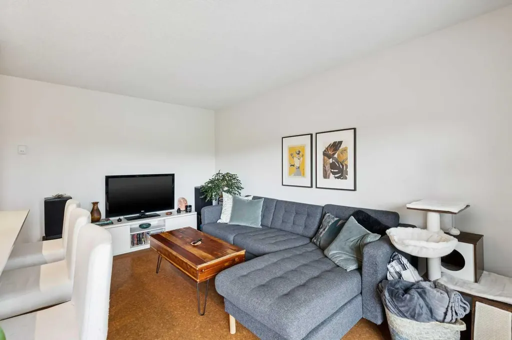 1603 26 Avenue SW Calgary AB T2T 1C7