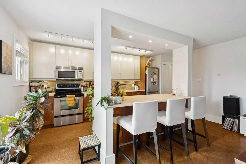 1603 26 Avenue SW Calgary AB T2T 1C7