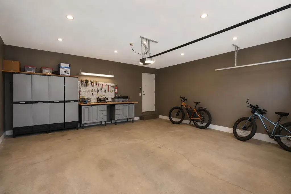 228 Willow Ridge Place SE Calgary AB T2J 1N3