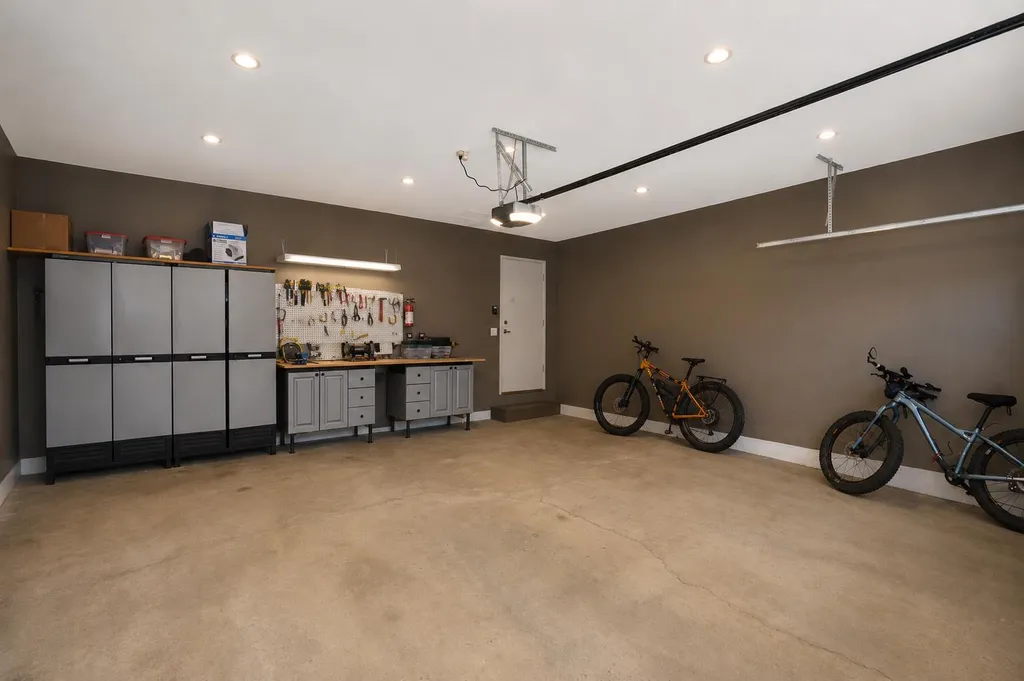 228 Willow Ridge Place SE Calgary AB T2J 1N3