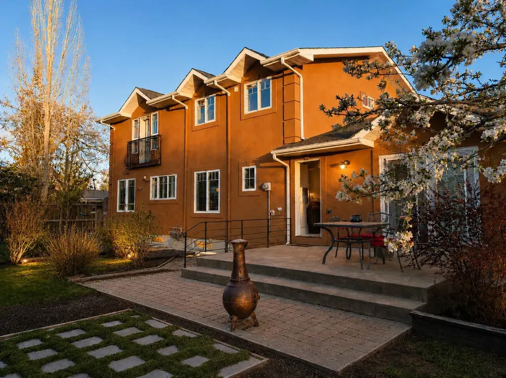 228 Willow Ridge Place SE Calgary AB T2J 1N3