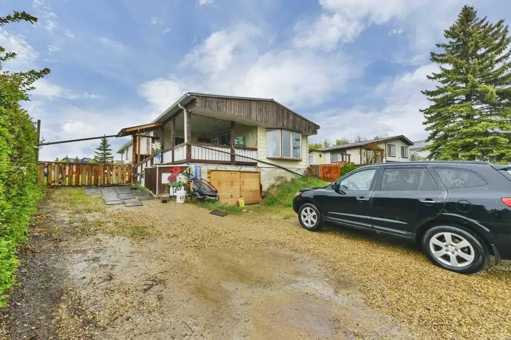 36 Hearthstone Drive Lacombe AB T4L 1P6