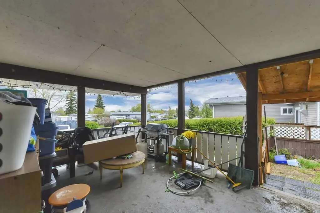 36 Hearthstone Drive Lacombe AB T4L 1P6