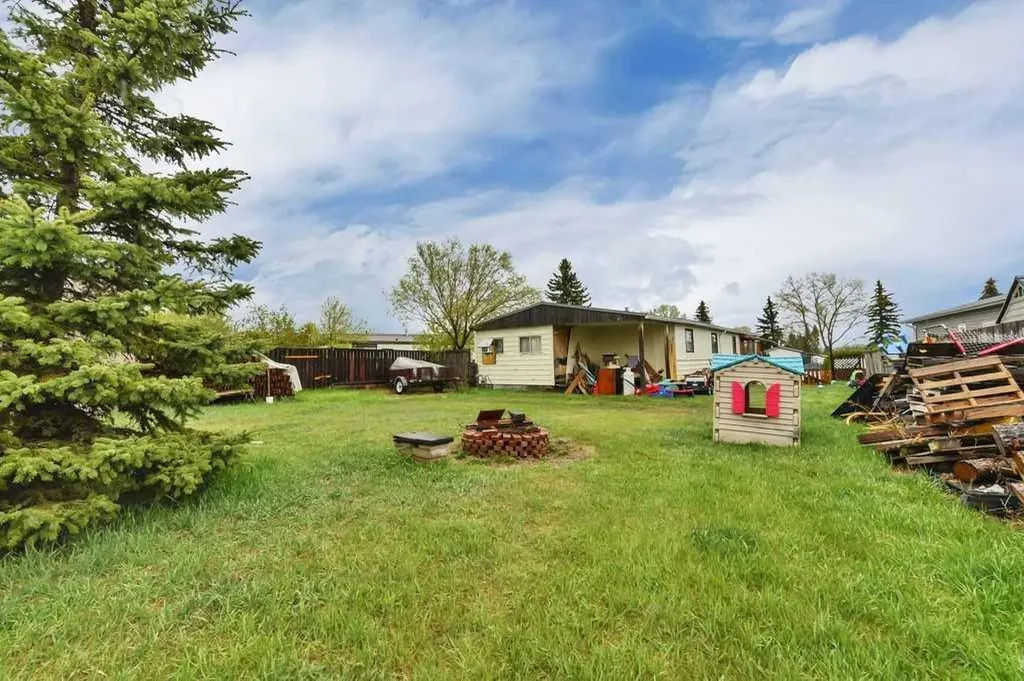 36 Hearthstone Drive Lacombe AB T4L 1P6