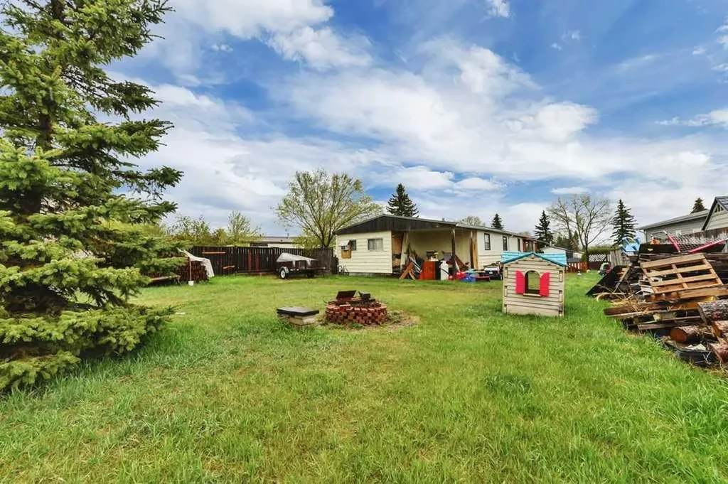 36 Hearthstone Drive Lacombe AB T4L 1P6