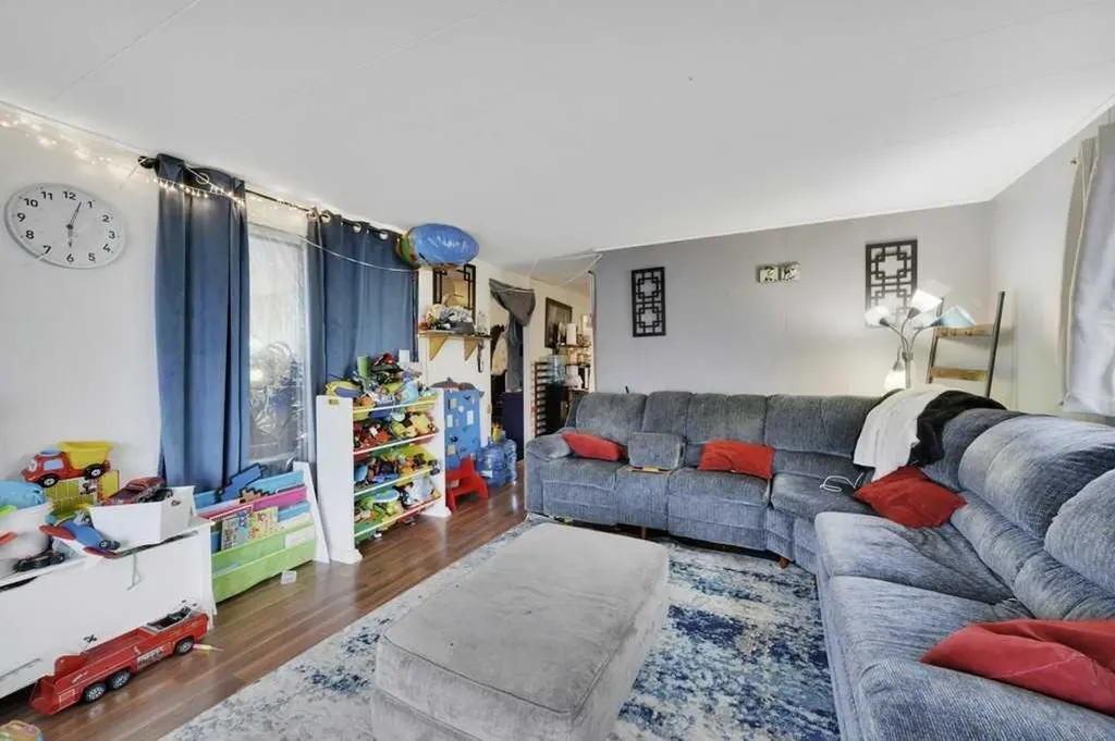 36 Hearthstone Drive Lacombe AB T4L 1P6
