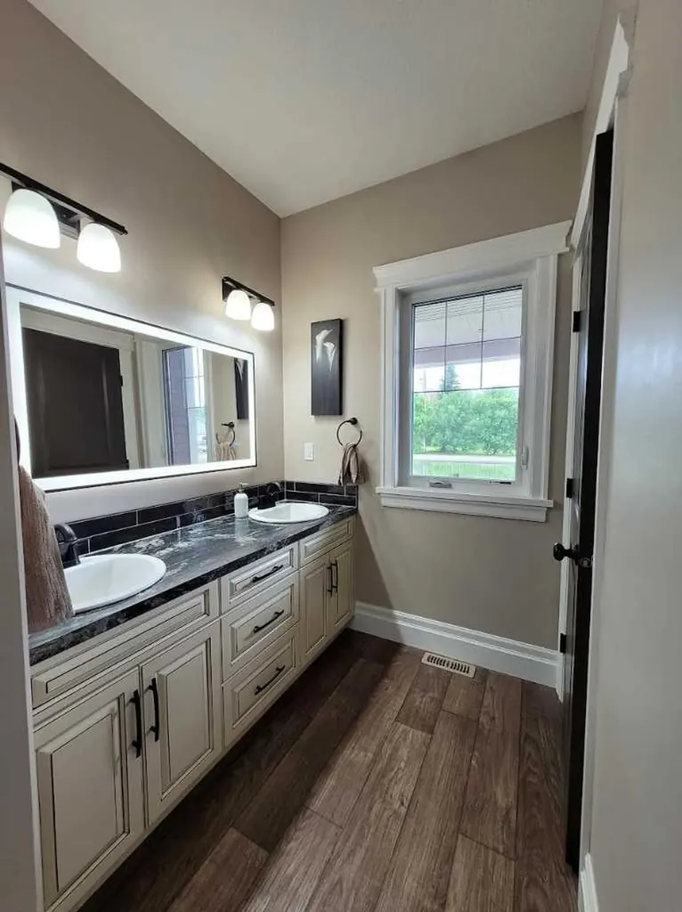 521 12th Avenue W Barnwell AB T0K0B0