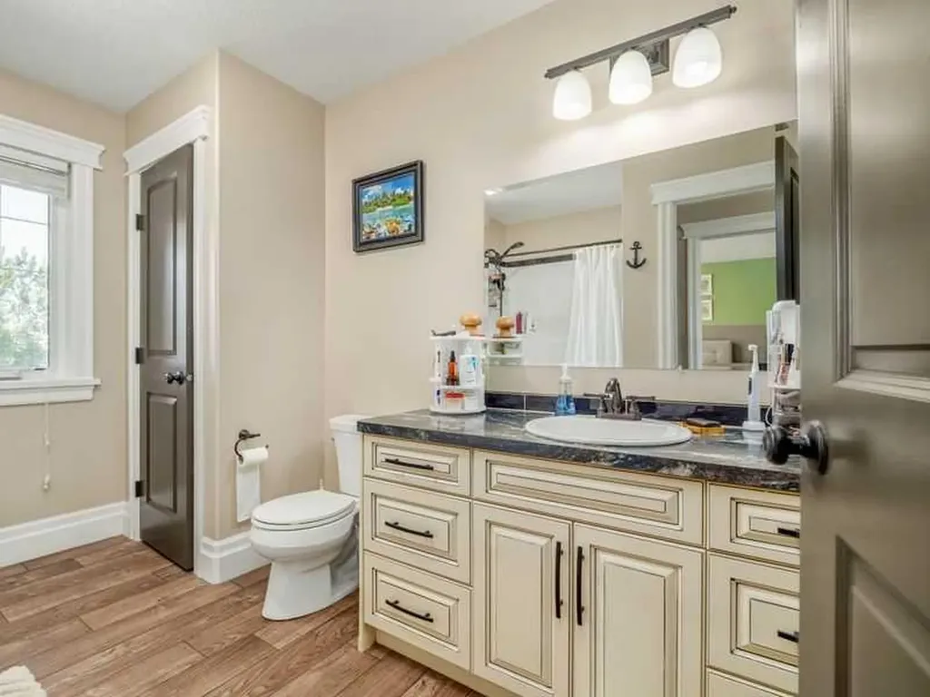 521 12th Avenue W Barnwell AB T0K0B0