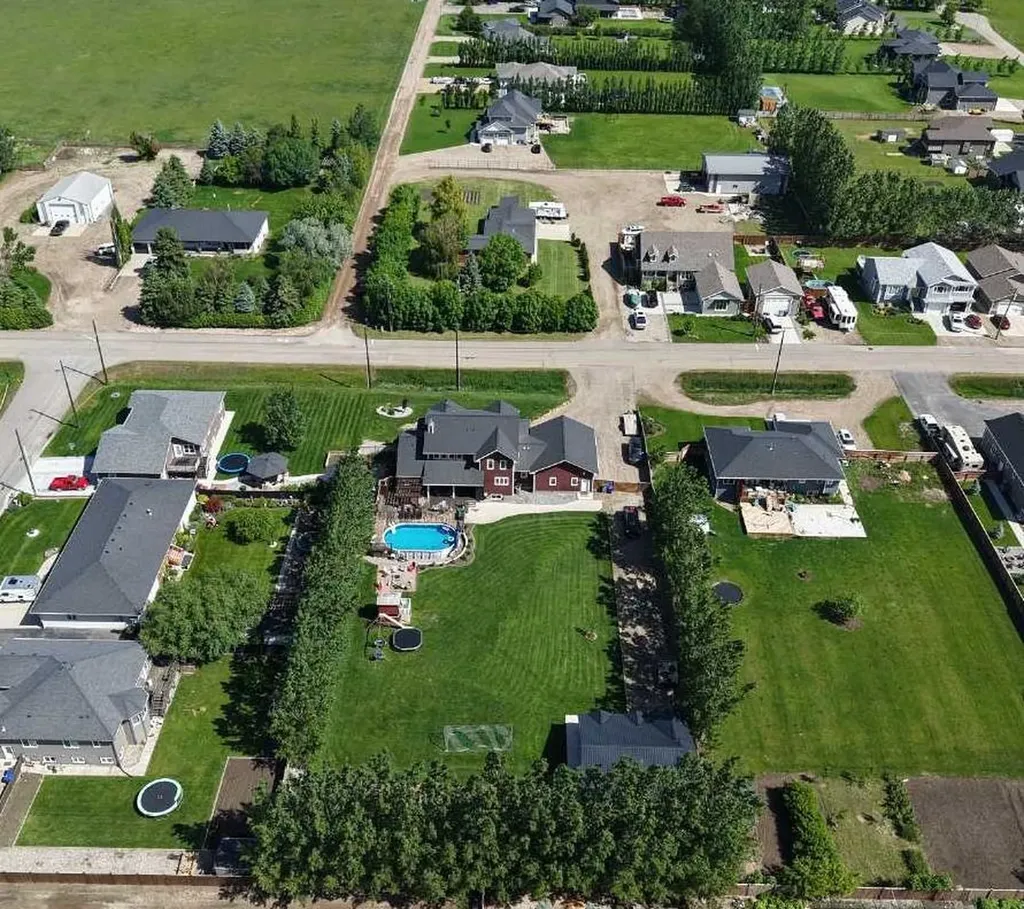 521 12th Avenue W Barnwell AB T0K0B0